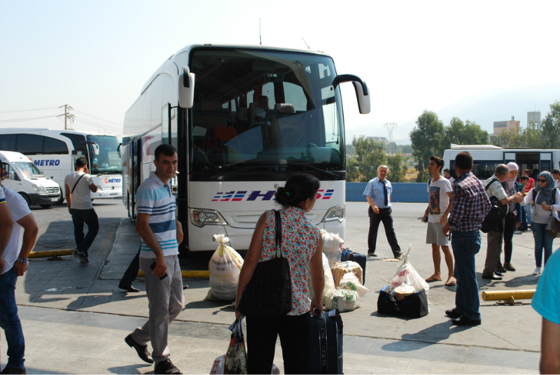Megérkezés az izmiri buszállomásra.