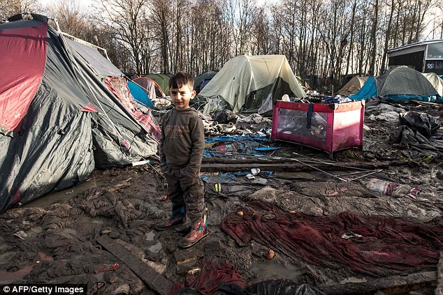 A menekültek korábbi táborhelyén, a várostól délre, a fotó tavaly év elején készülhetett; forrás: The Daily Mail