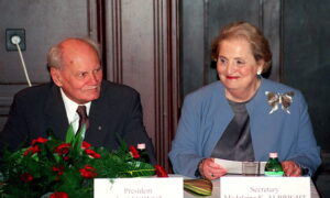 Albright, Madeleine; Göncz Árpád