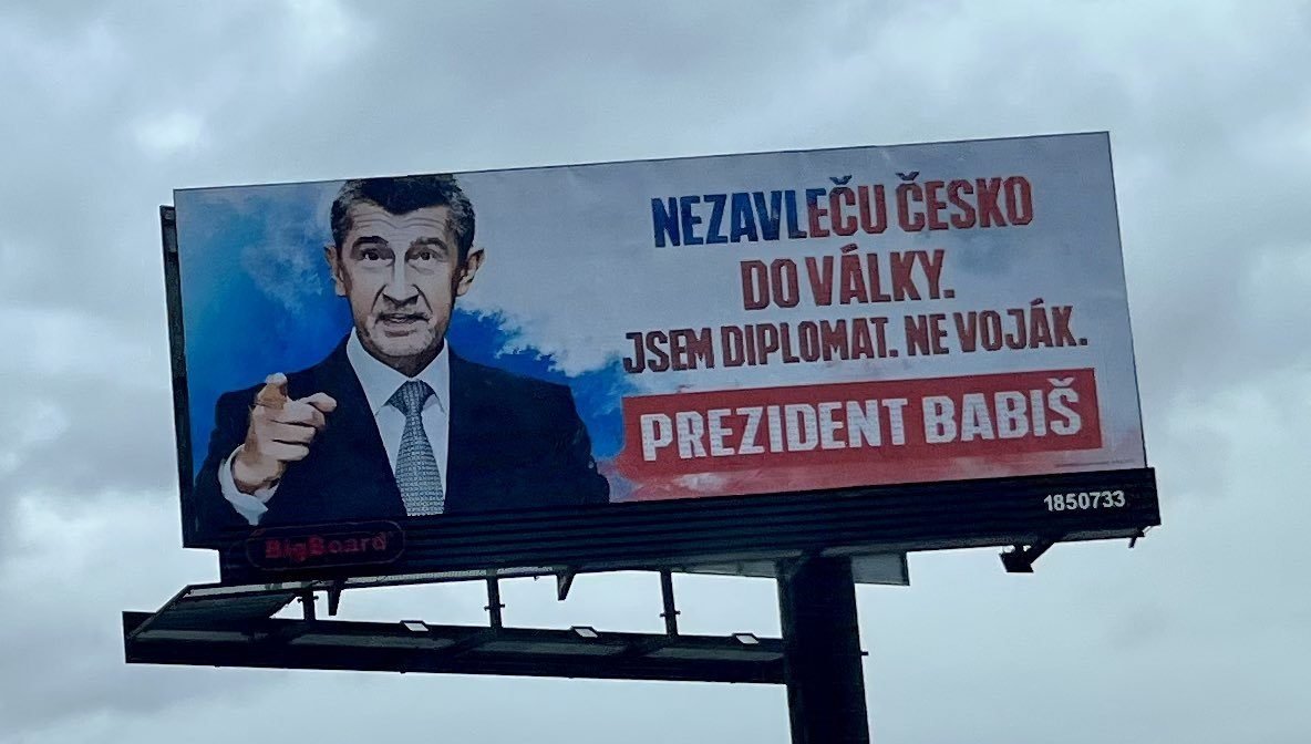 A volt cseh kormányfő félelemmel manipuláló választási plakátja valahol Csehországban, 2023. Január 16-án. Kép forrás: parlamentizprávy.cz